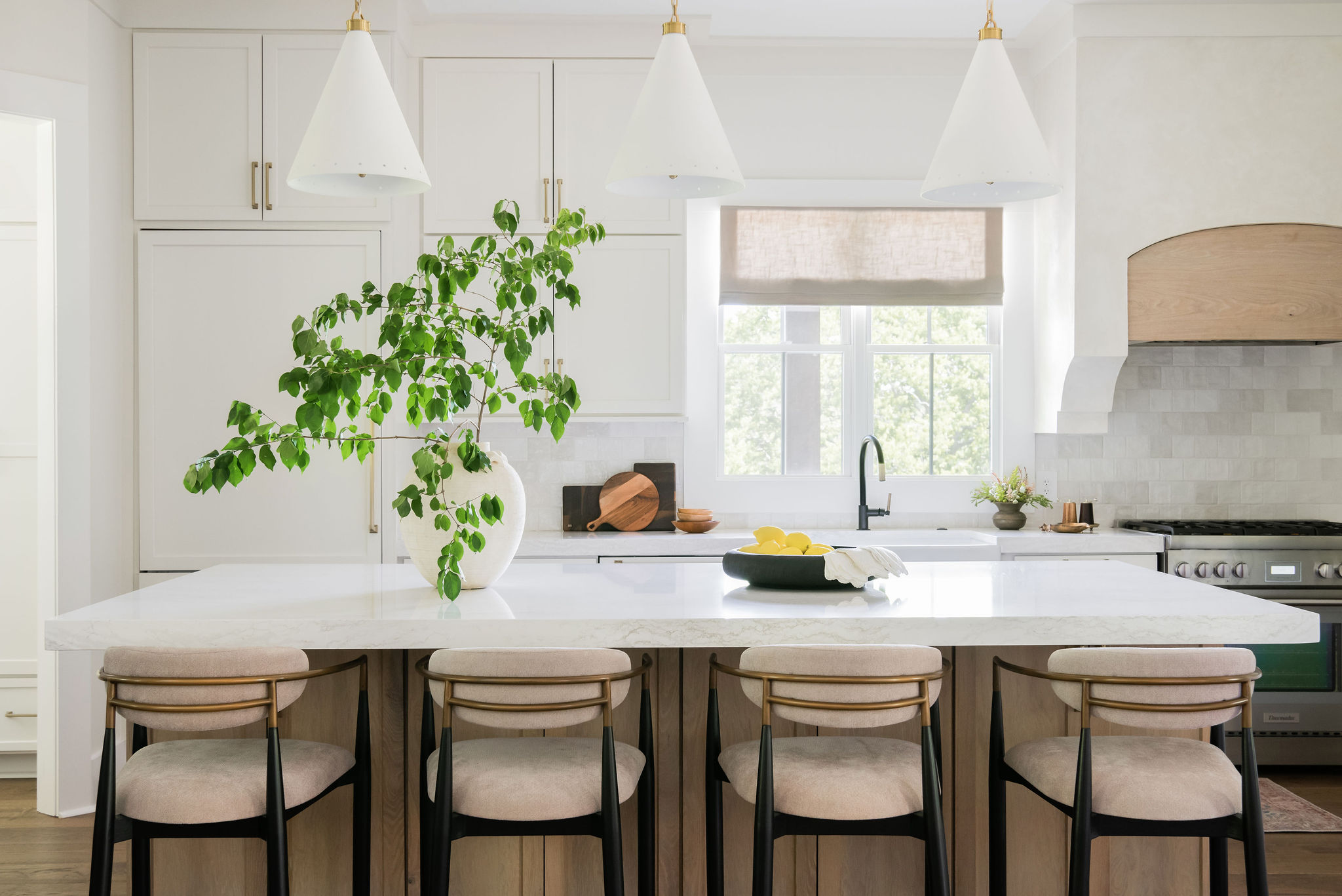 Contemporary Franklin kitchen with flat-panel cabinetry and stone counters